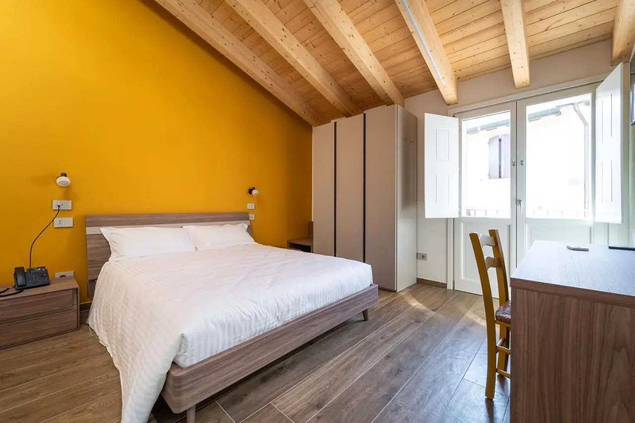 Villa Veronesi Сан-Мартино-делла-Баталья 0*,