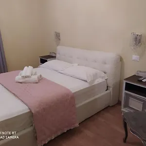 angys-rooms.hotelitalianriviera.com/